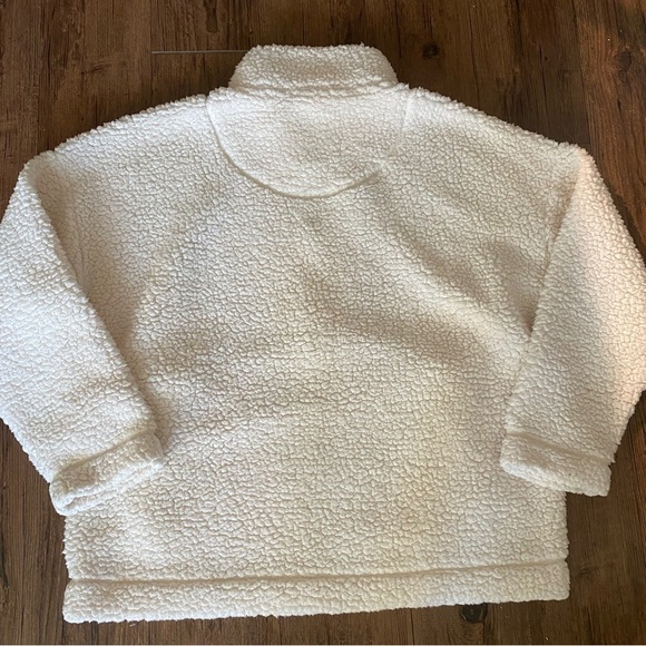 Cozy White Sherpa Pullover Aerie M - Picture 2 of 6